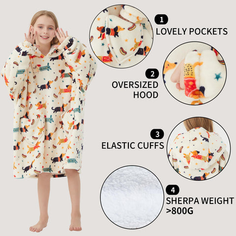 Mewkou pocket detail with hands demonstrating storage and hand-warming benefit