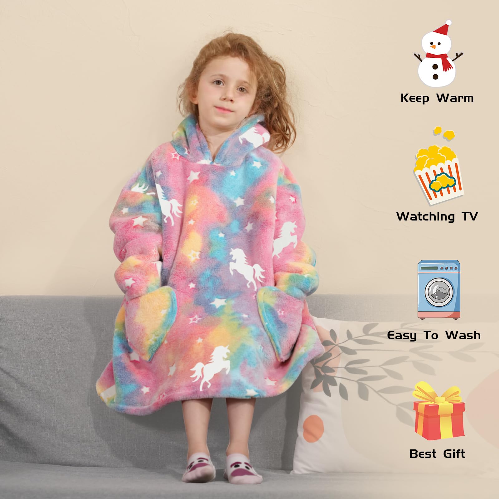 Mewkou pocket detail with toy demonstrates storage and convenience