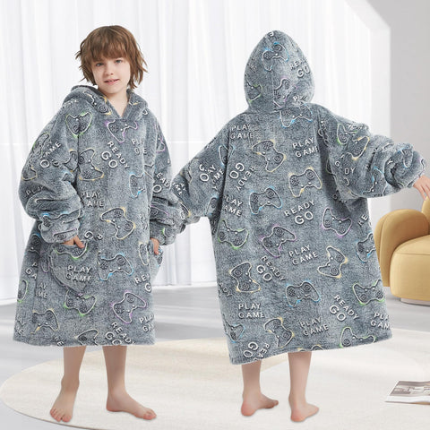 Mewkou size scale on child showing roomy fit for ages 6–13
