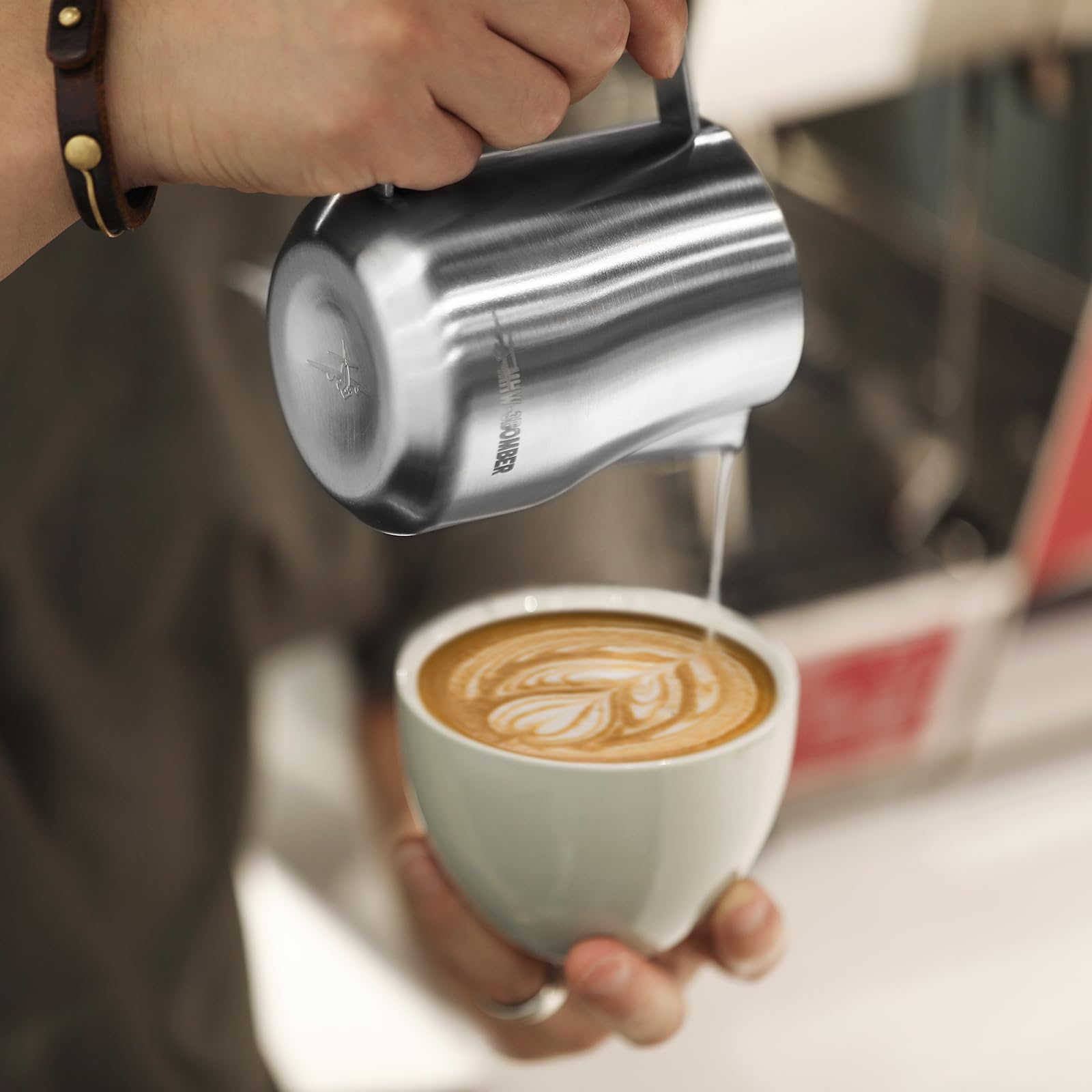 MHW-3BOMBER eagle spout close-up for precise latte-art pouring