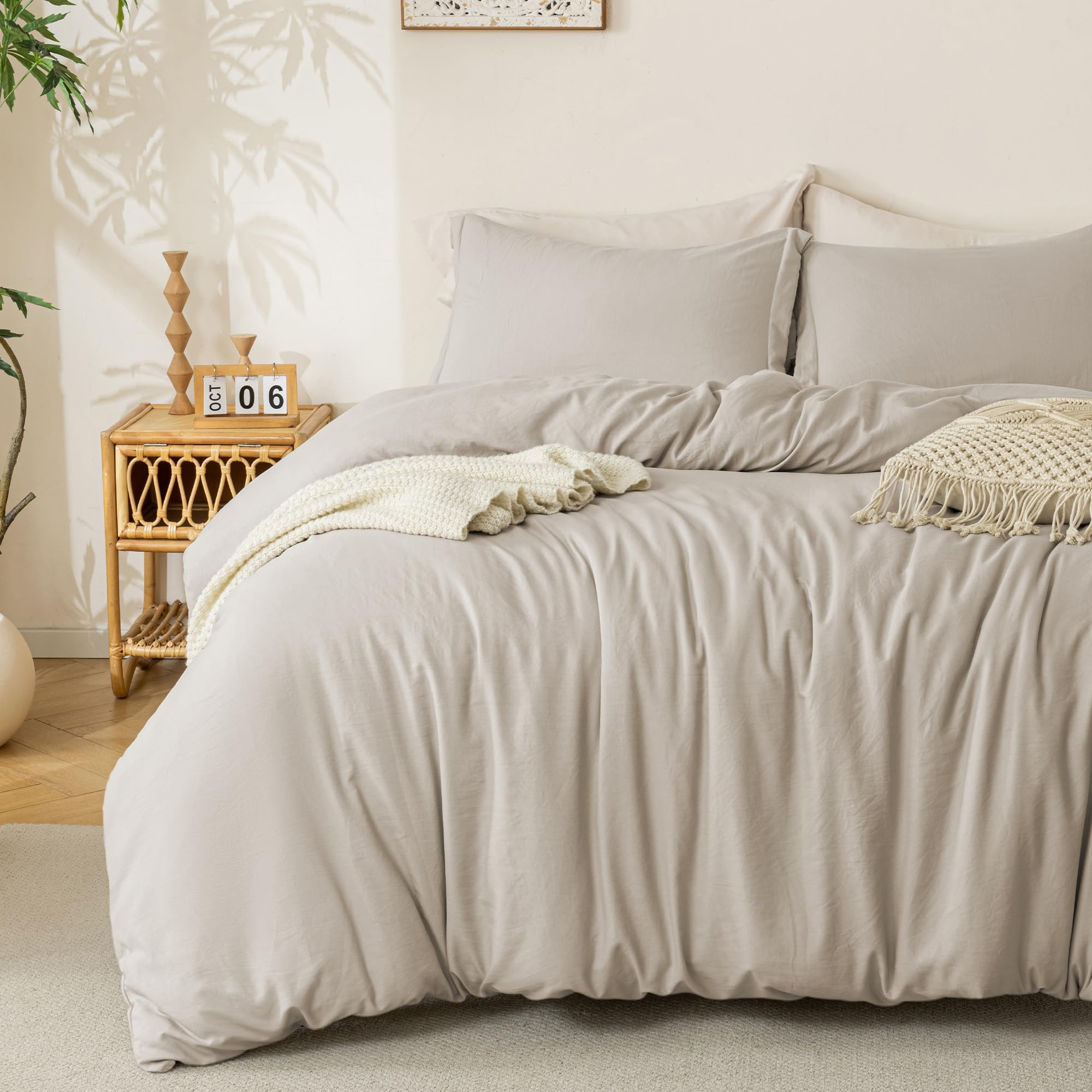 MILDLY front view of linen grey duvet cover set showing neat finish and modern look
