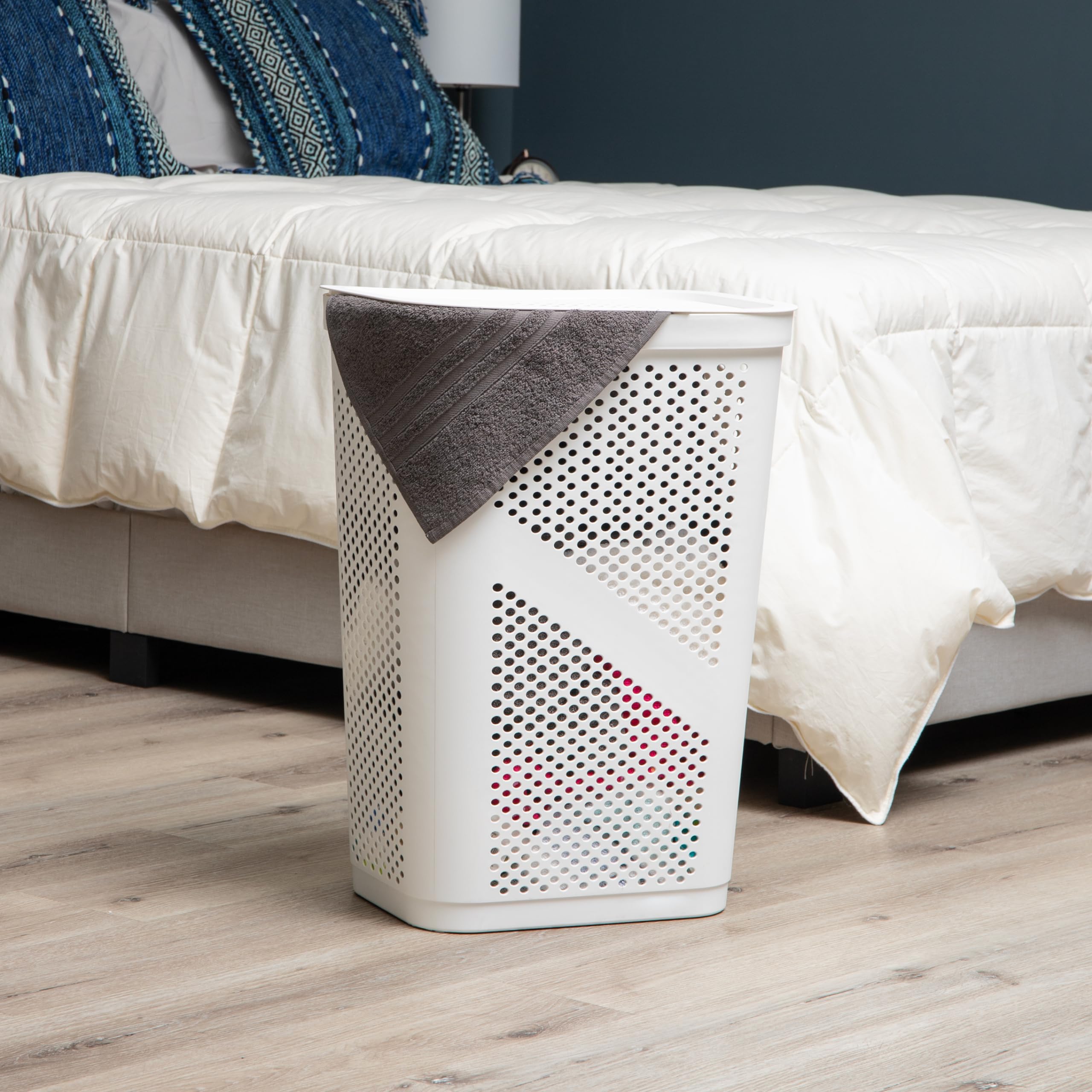 Mind Reader close-up of perforated side showing ventilation benefit