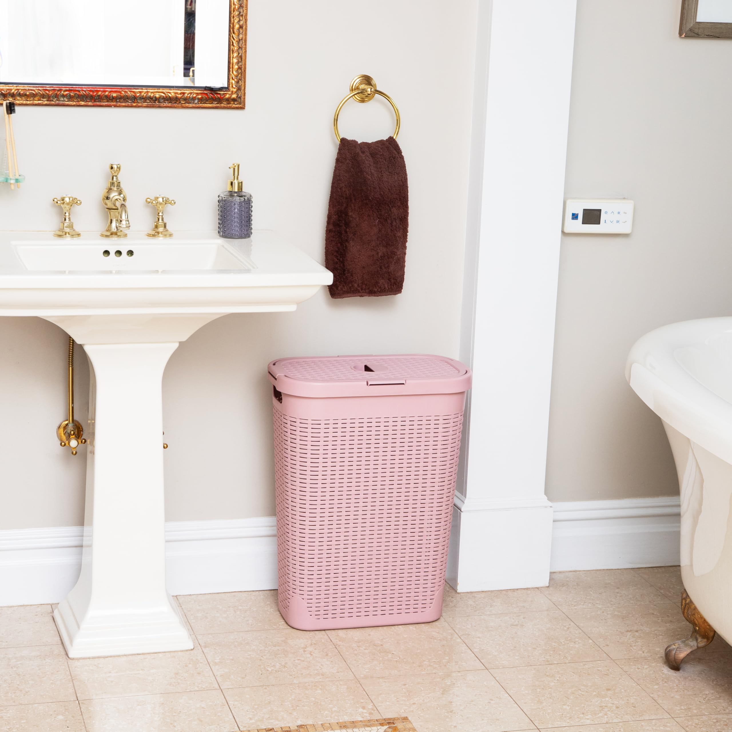 Mind Reader scale comparison with storage basket shows relative size for planning