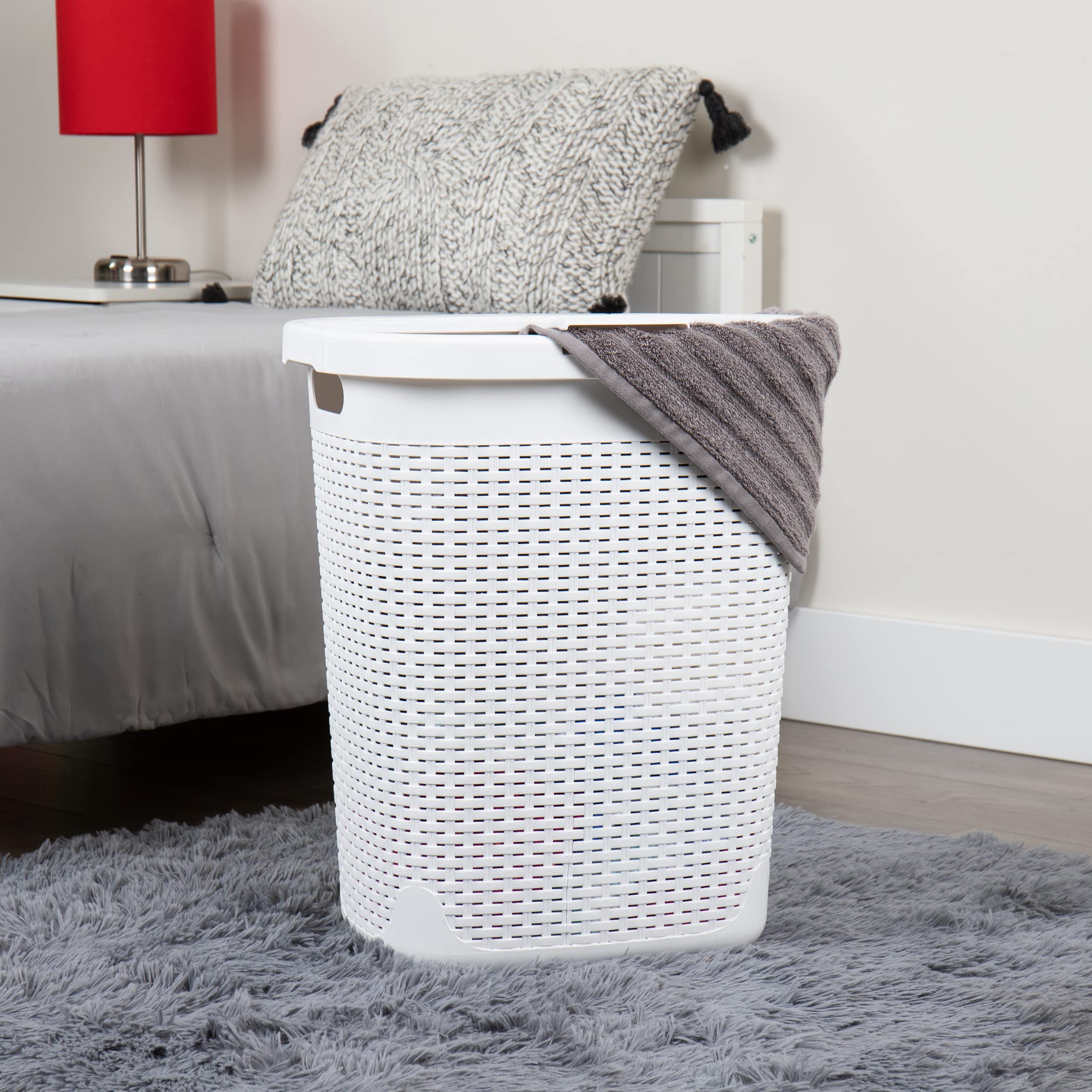 Mind Reader close-up of plastic wicker texture highlighting durable, easy-care surface