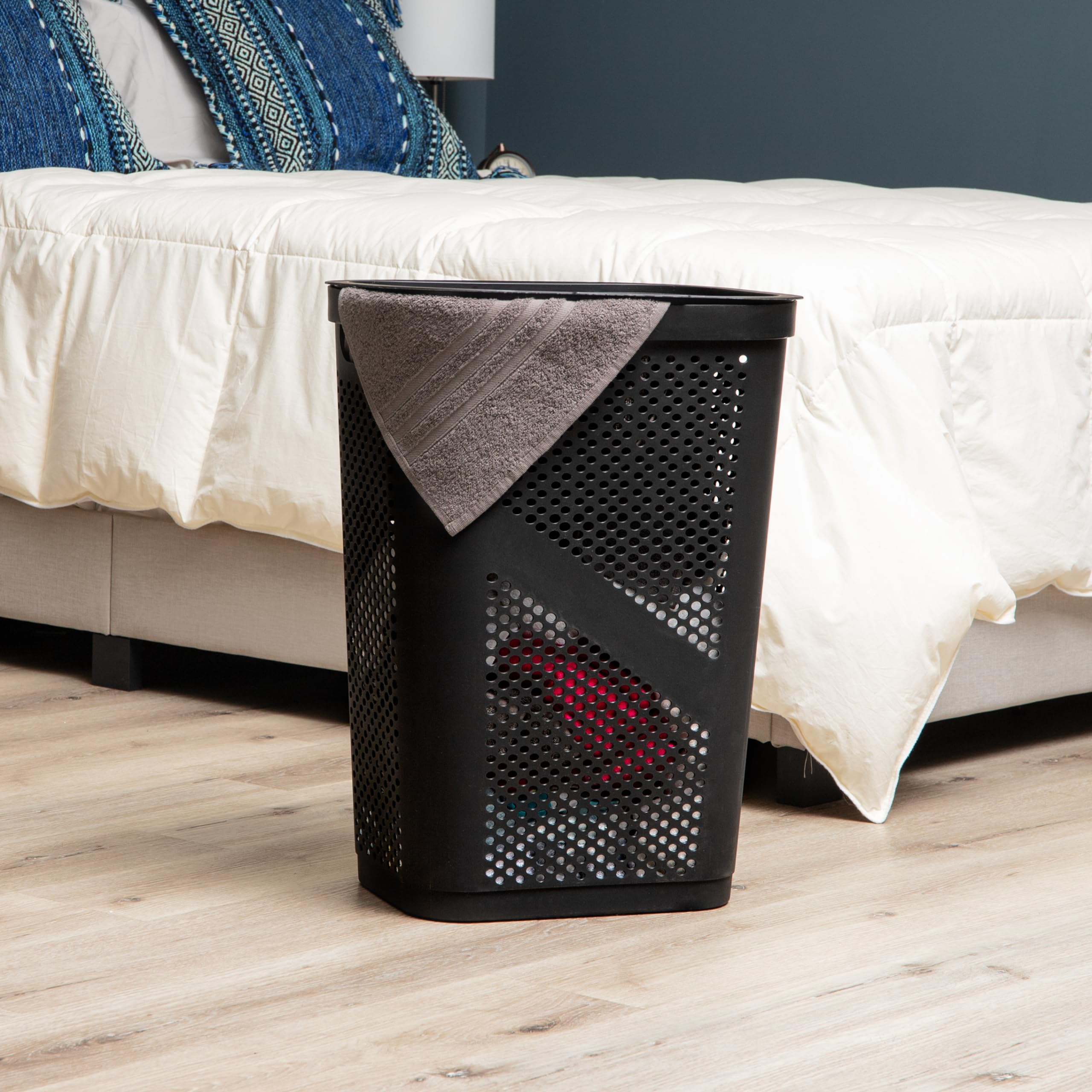 Mind Reader open lid top view showing easy loading and hidden laundry benefit