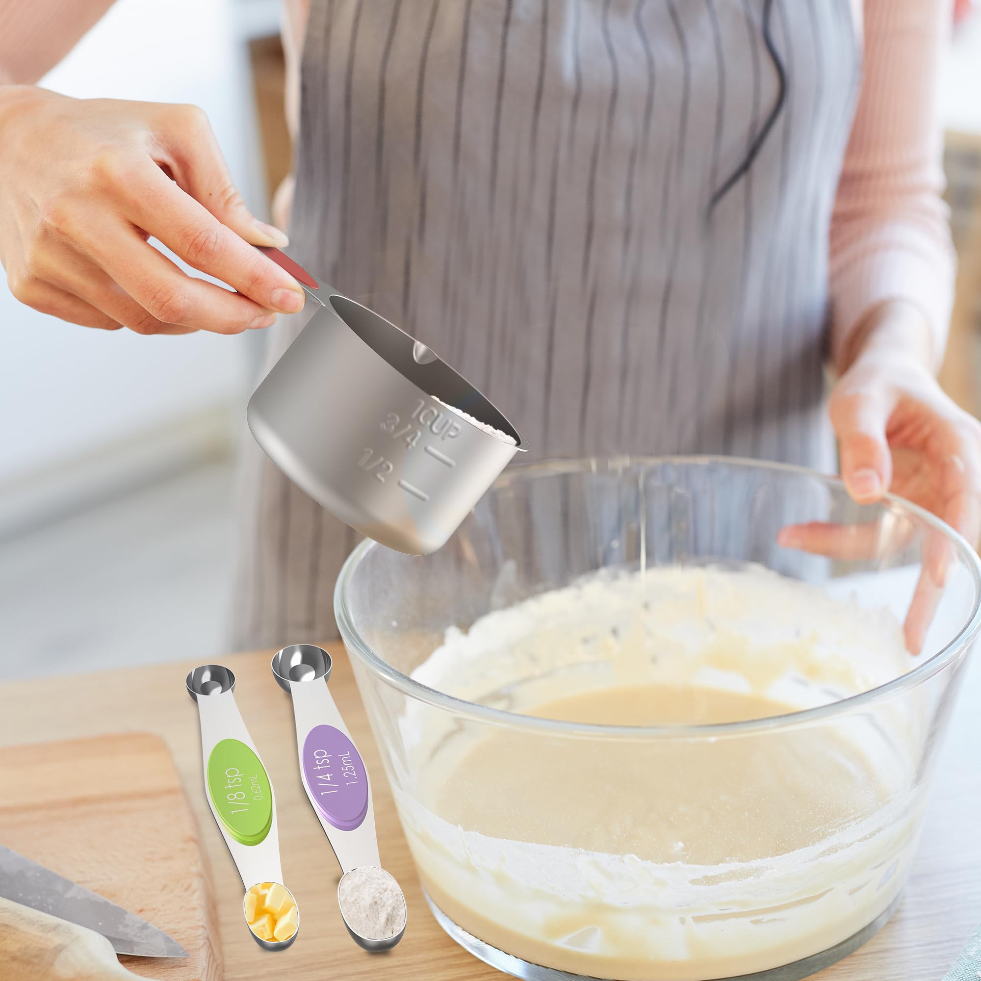Minteem measuring set in kitchen scene enabling efficient baking