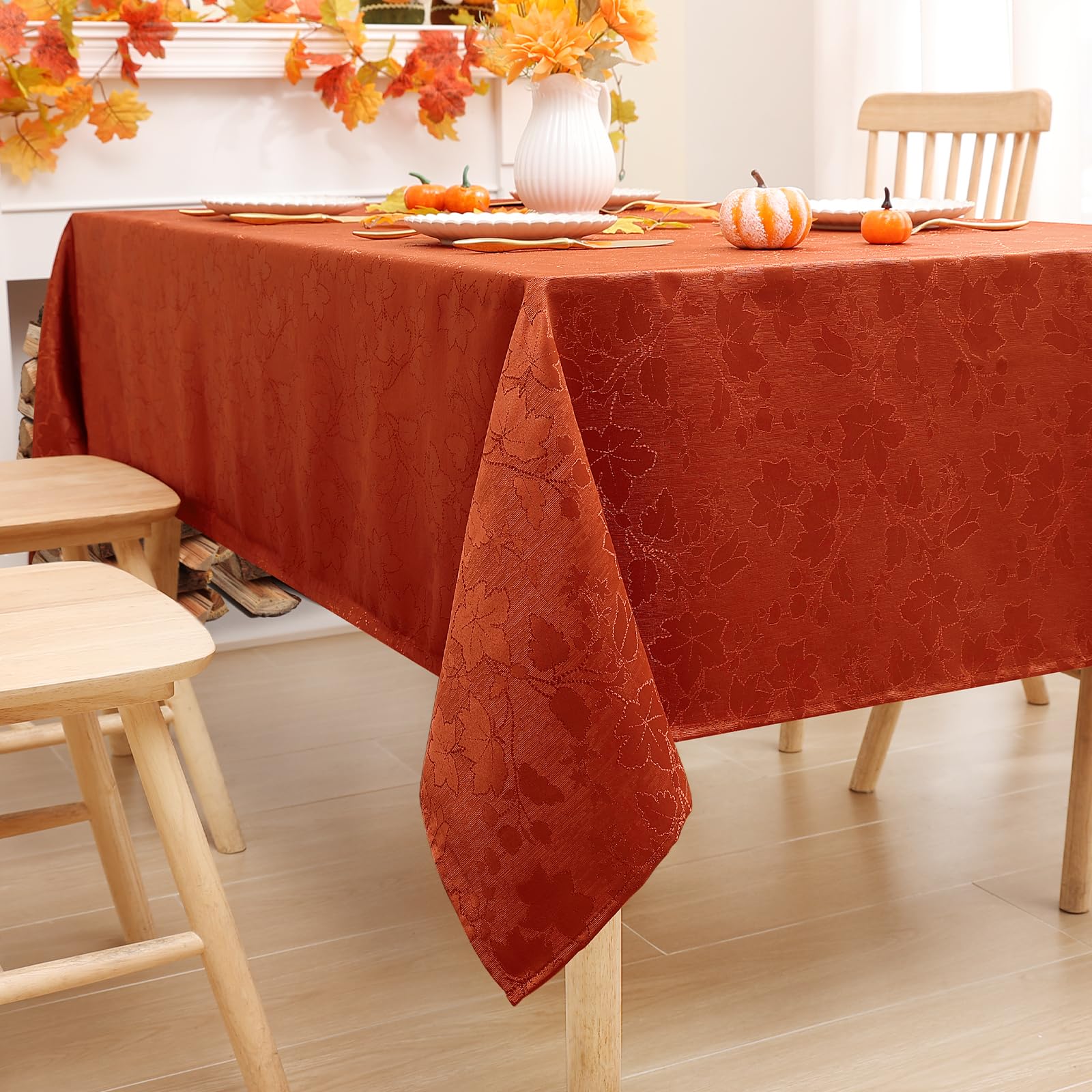 misaya table detail with flatware and centerpiece showing coordinated styling benefit