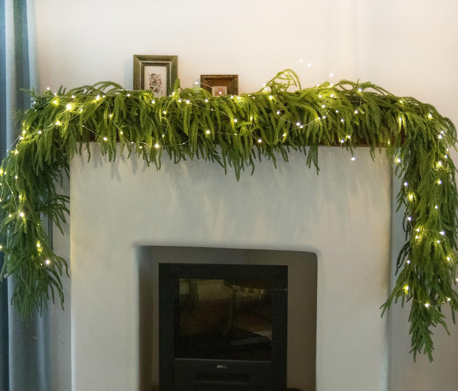 MISSPIN garland front display showing full length and festive appeal