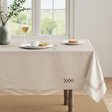 MIULEE cutout border close-up highlighting decorative pattern and style