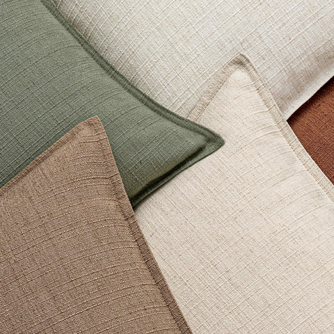 MIULEE hidden smooth zipper at back for easy pillow insert removal and neat finish