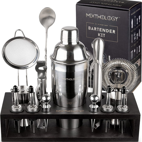 Mixthology shaker front view showing secure cap and spill protection