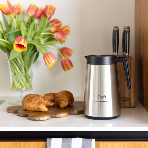 Moccamaster borosilicate glass lining closeup preserving heat and flavor