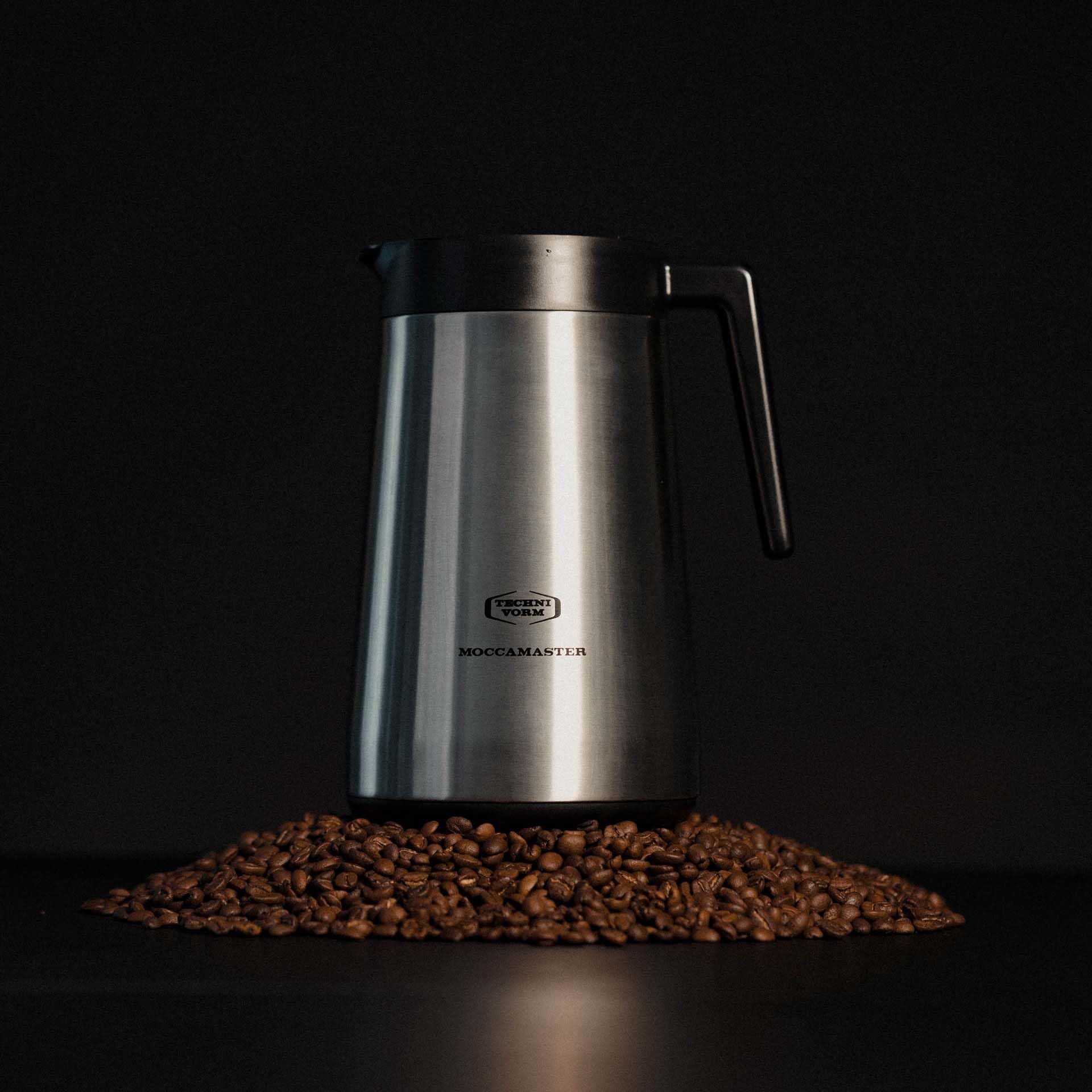 Moccamaster Brew-Thru lid detail for drip-friendly, mess-free pouring