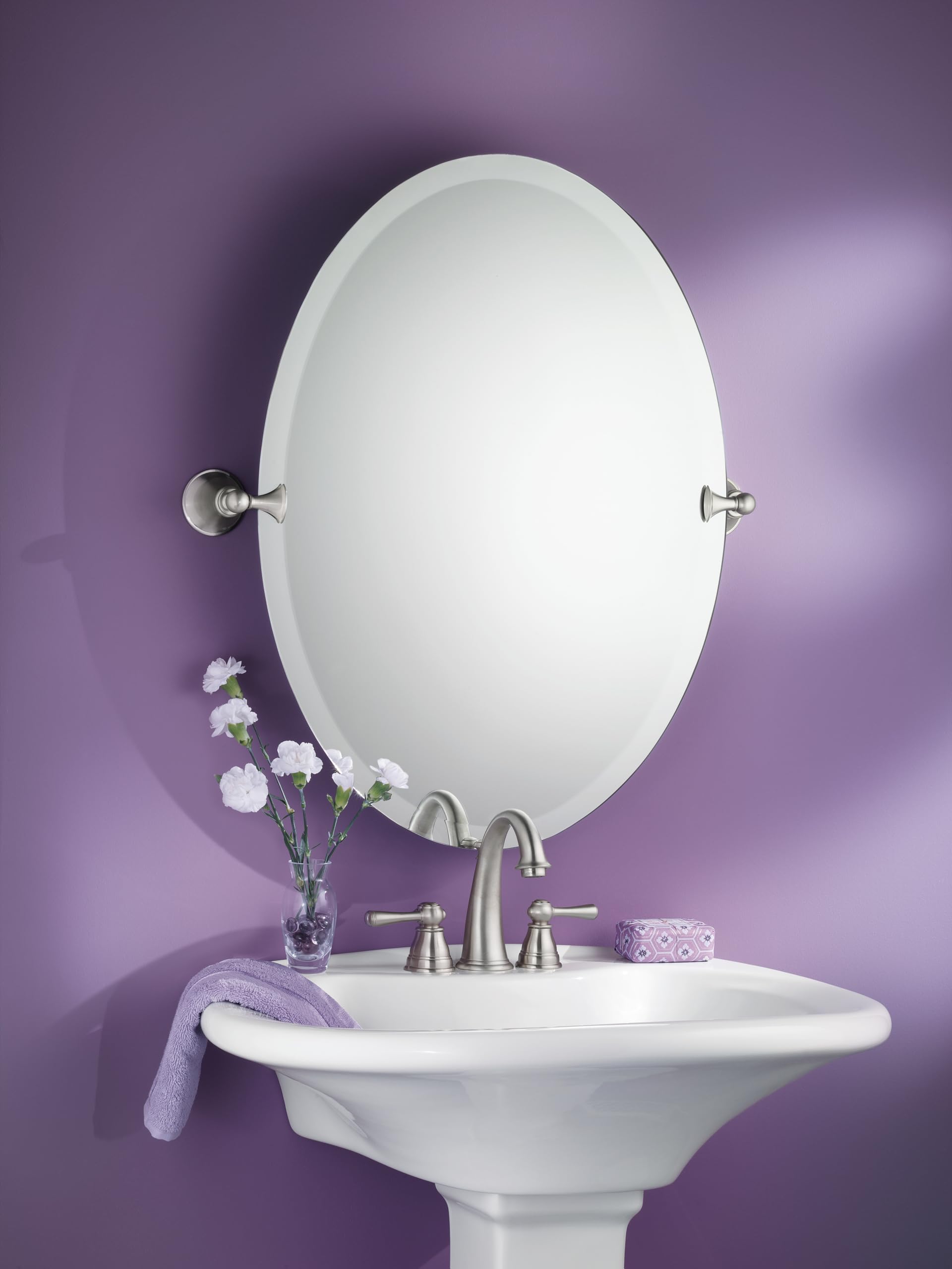 Moen Glenshire included installation hardware and template for straightforward mounting
