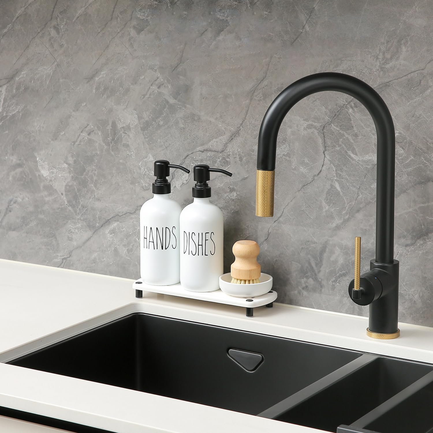MOMEEMO stone tray detail showing water containment and easy cleaning benefit