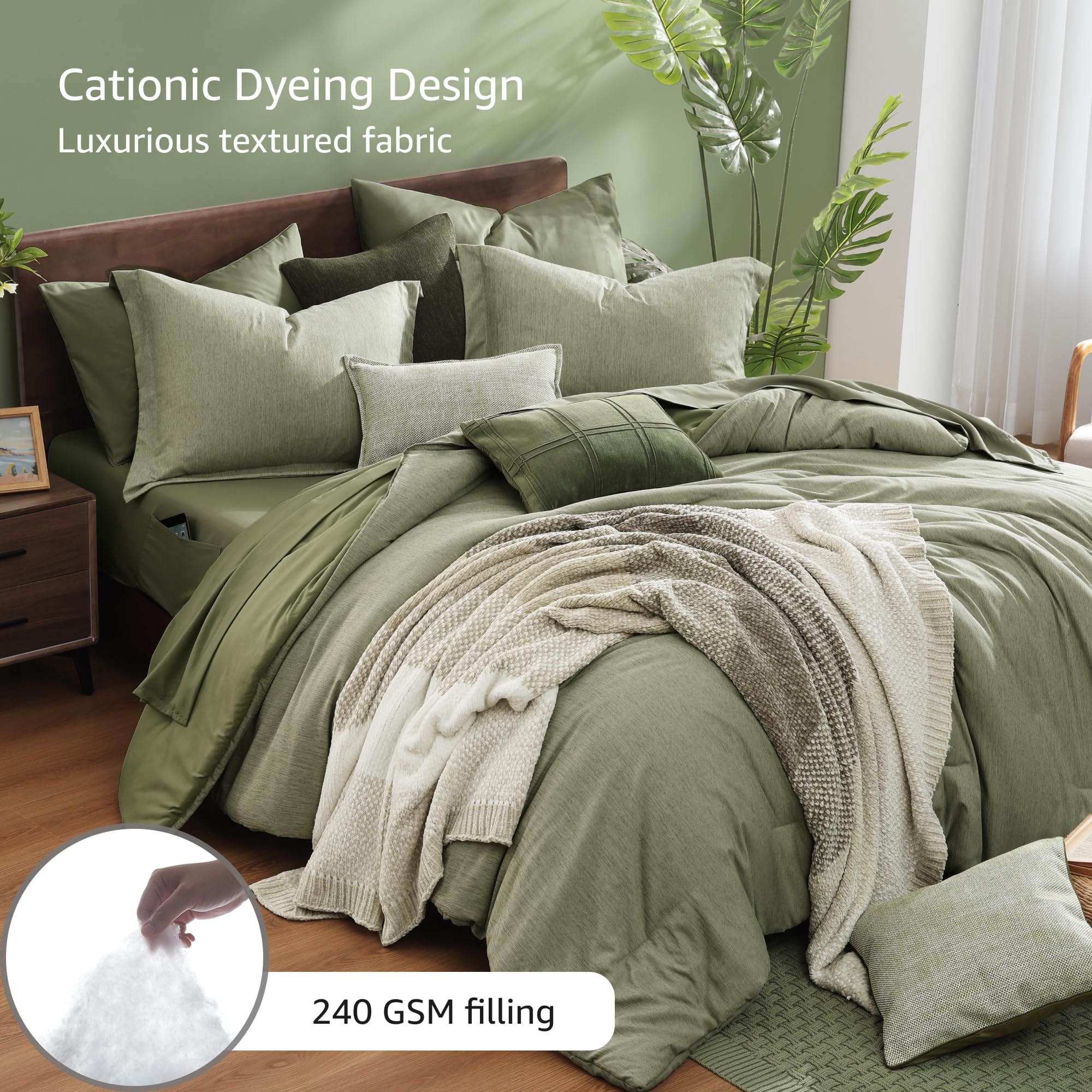 Monbix close-up of comforter fill emphasizing cloud-like loft and breathable warmth
