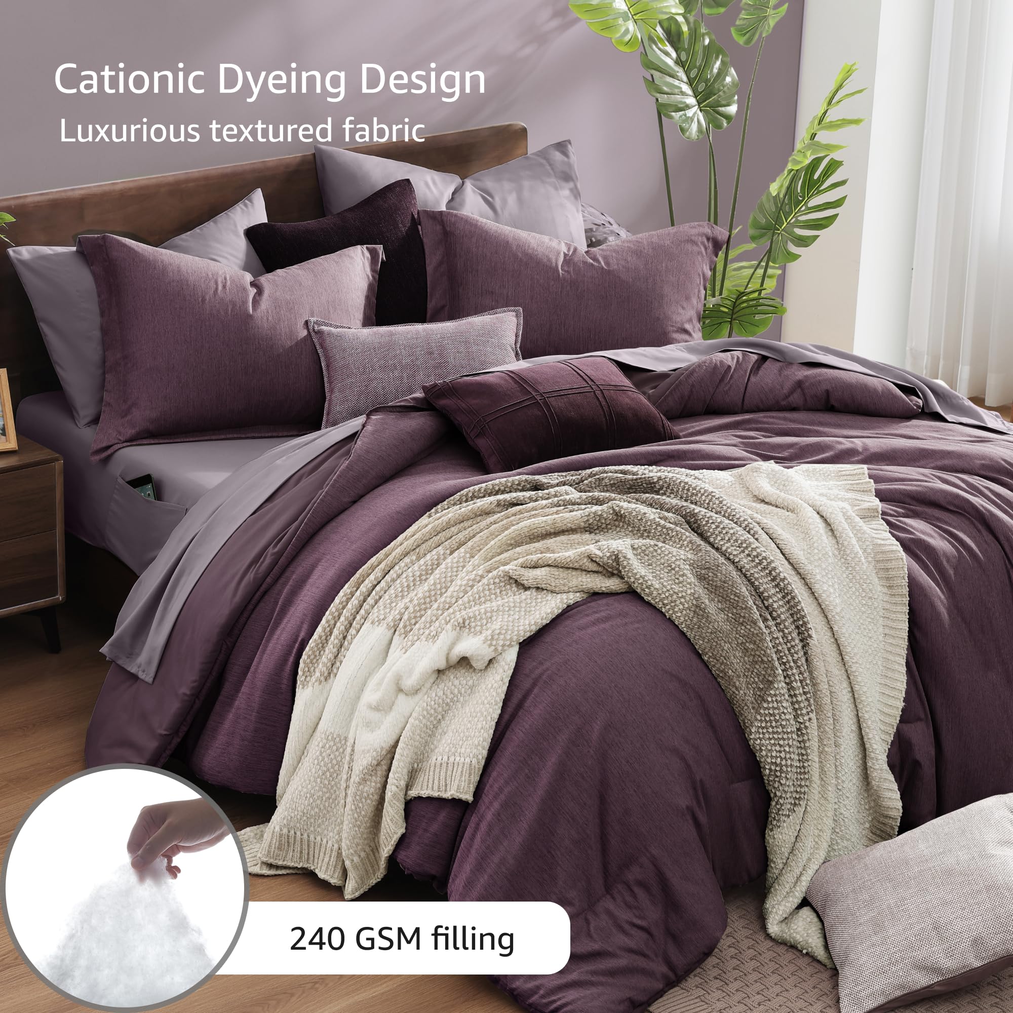 Monbix fitted sheet detail shows elastic corners for snug mattress fit