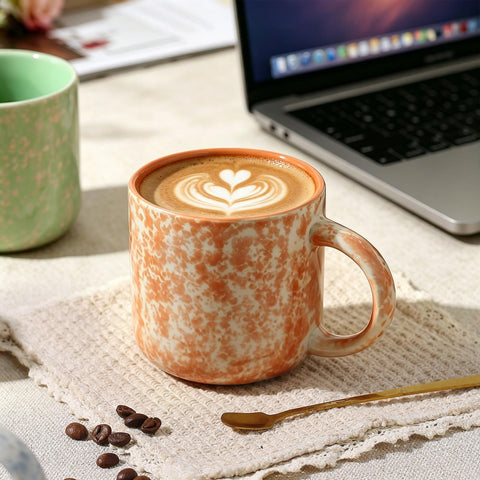 MONITO serving coffee with latte art demonstrating everyday style benefit