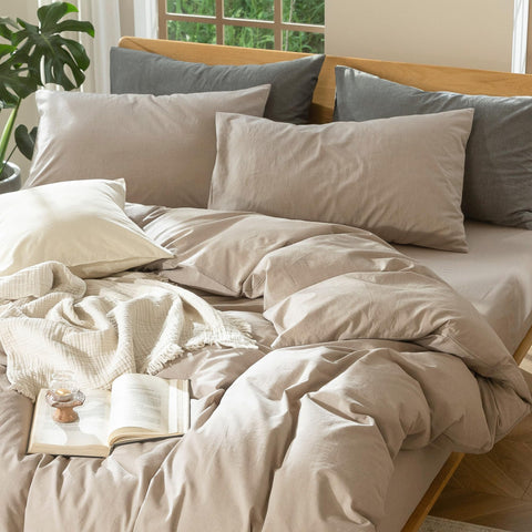 Evening bedroom scene with MooMee set conveying warm, restful atmosphere