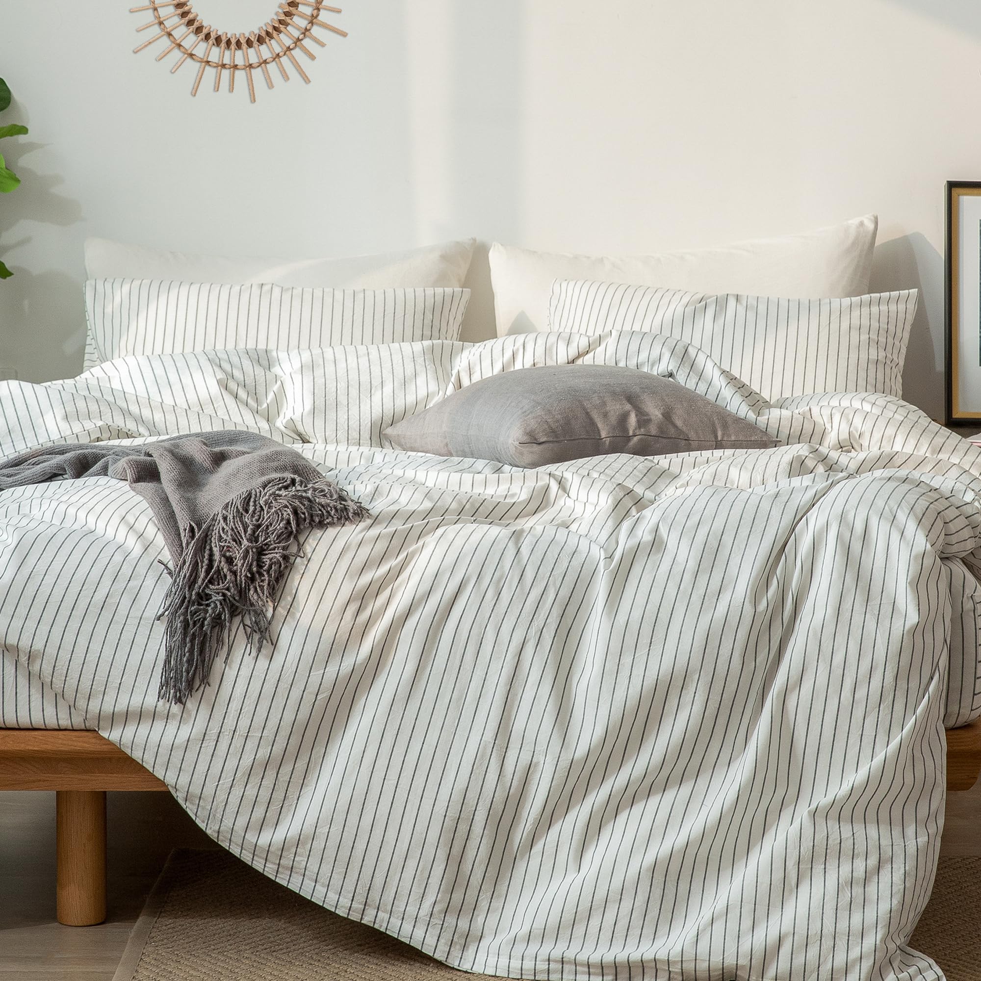 MooMee detail of hidden zip and interior ties keeps duvet secure