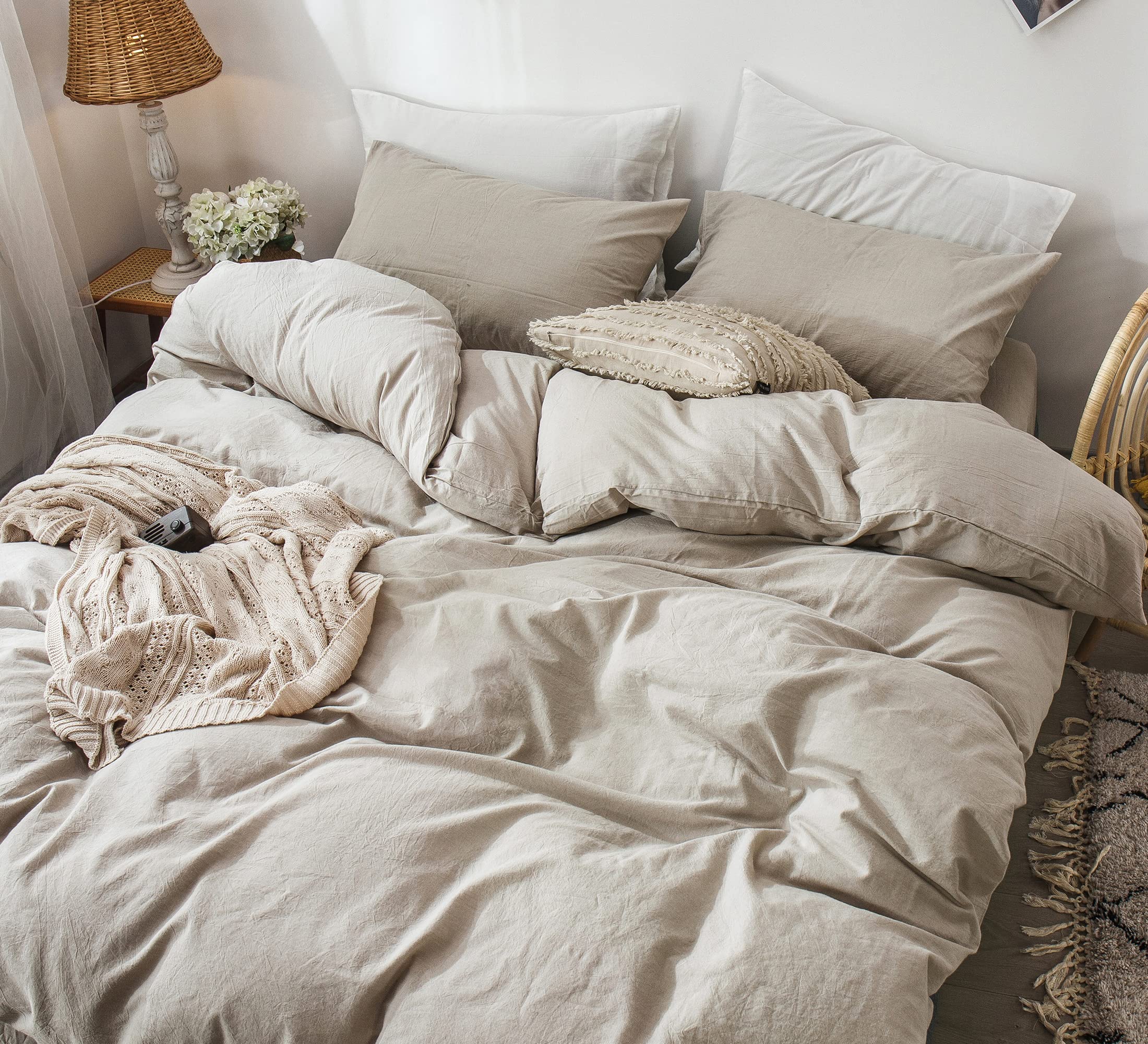 MooMee hidden zip detail image shows smooth closure for neat, secure bedding