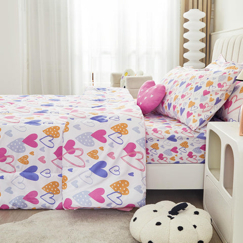 Mooreeke styled kids bedroom demonstrating cheerful coordinated set