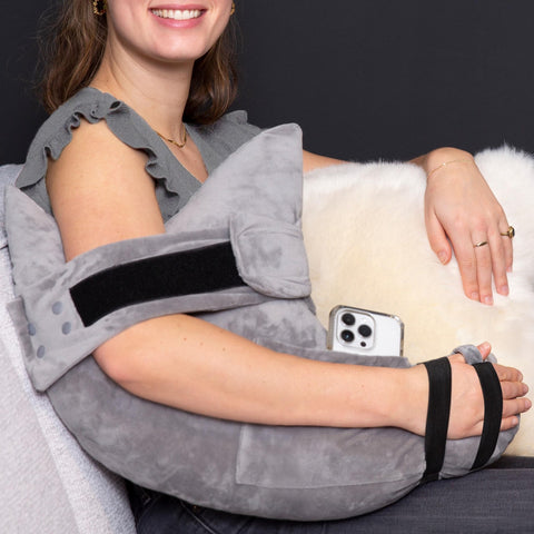 MOYOAMA front view of pillow showing shape and straps for stable support