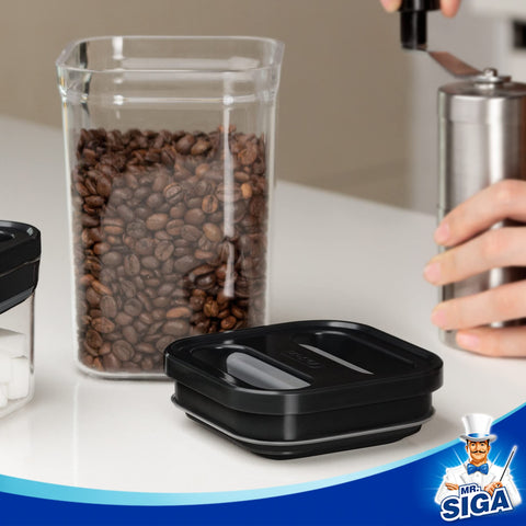 MR.SIGA lid close-up displaying silicone gasket and airtight seal benefit