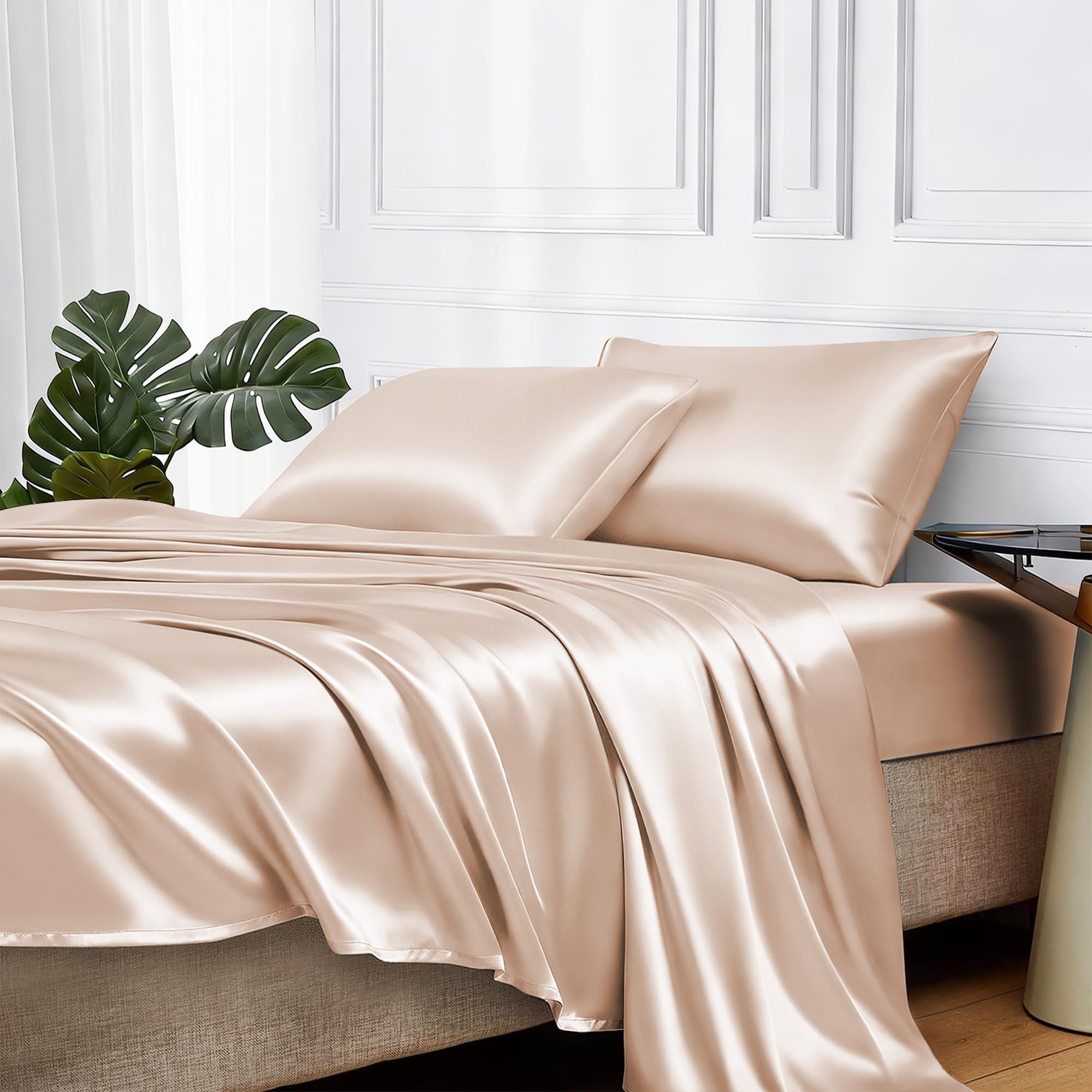 MR&HM champagne front packaging showing the full 4-piece set and elegant finish