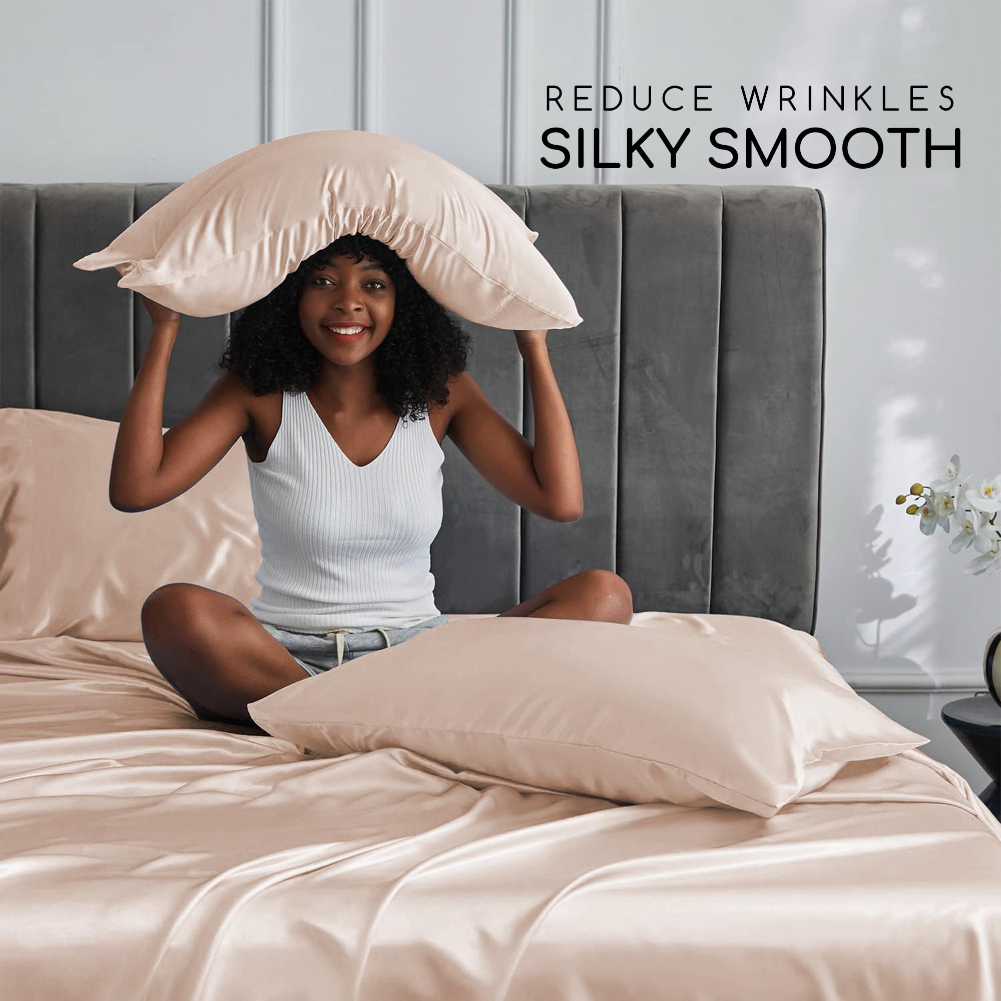 MR&HM fitted sheet underside highlighting elastic corner straps for secure fit