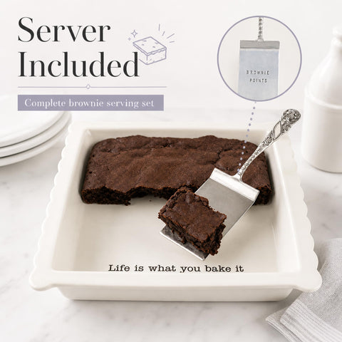 Mud Pie close-up of scalloped edge showing ceramic finish and easier serving benefit