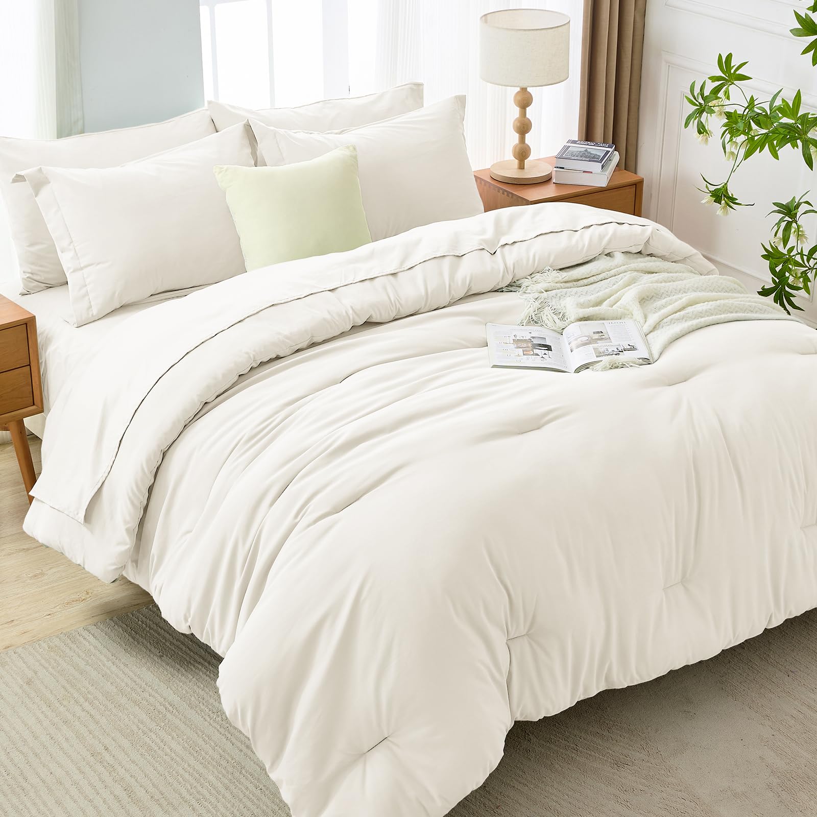 MUXHOMO size comparison queen on mattress illustrating generous coverage