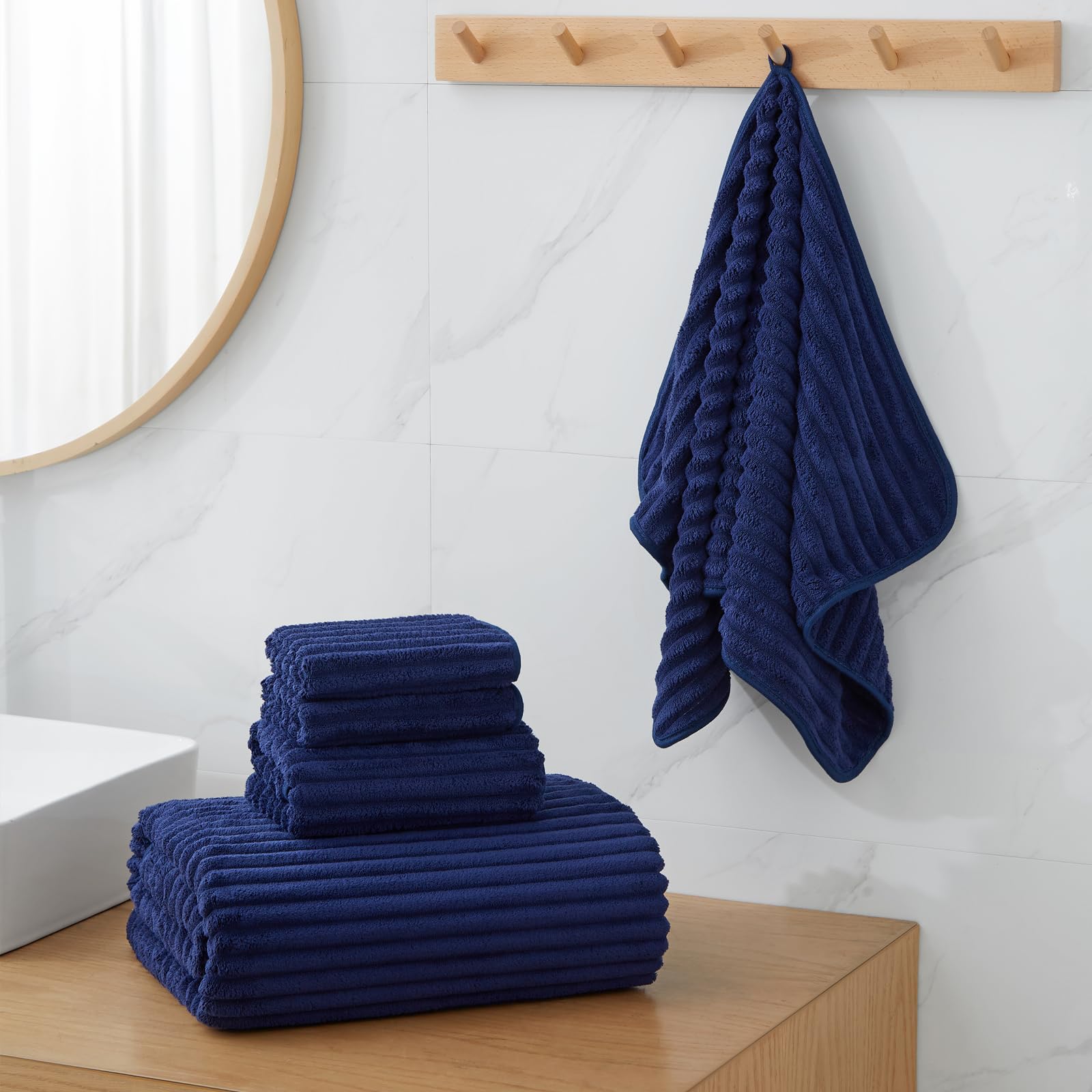 NALIVO close-up microfiber texture highlighting fast absorbency benefit
