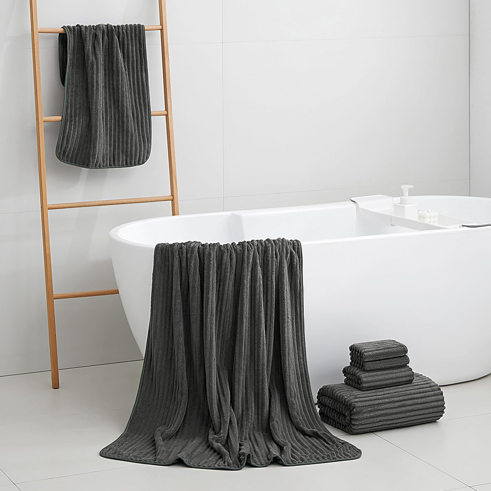 NALIVO microfiber texture close-up showing soft pile and absorbent benefit