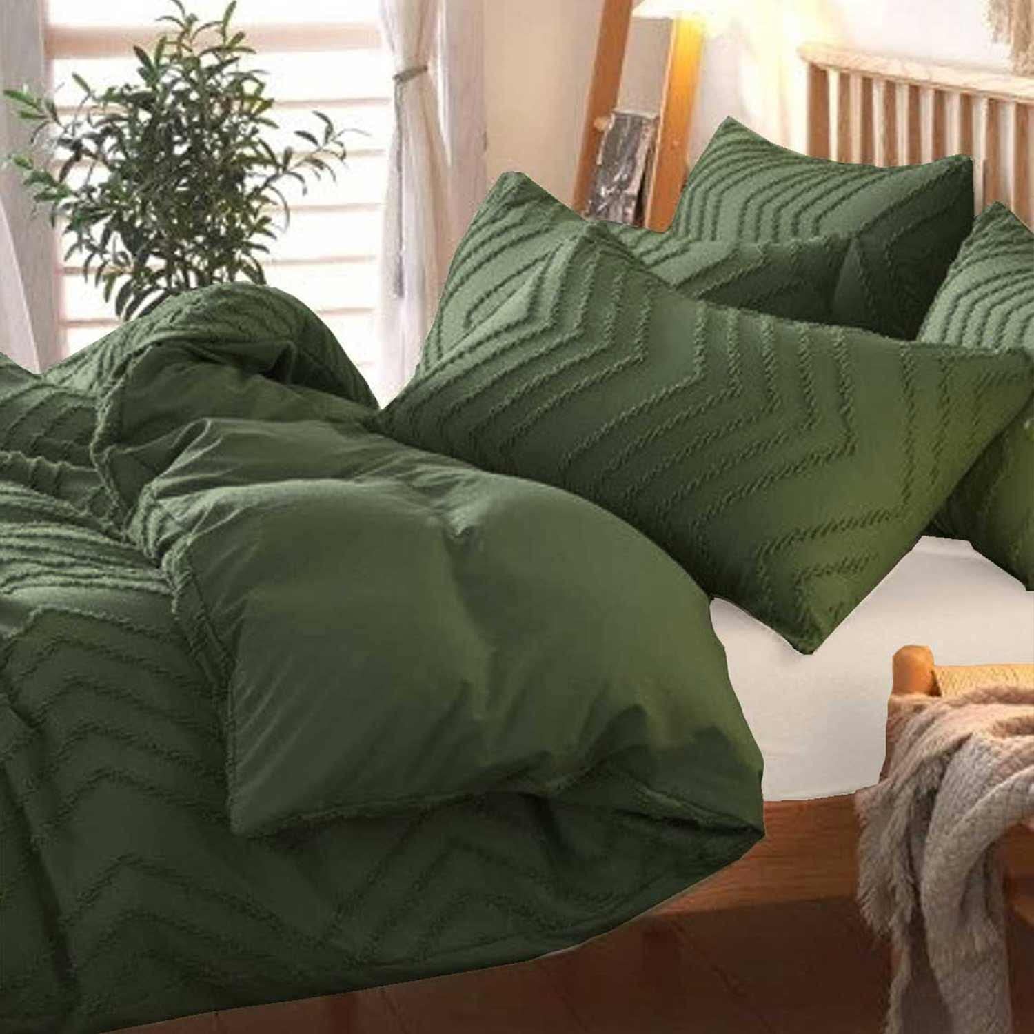 Nanko invisible zipper and corner ties showing secure comforter fit