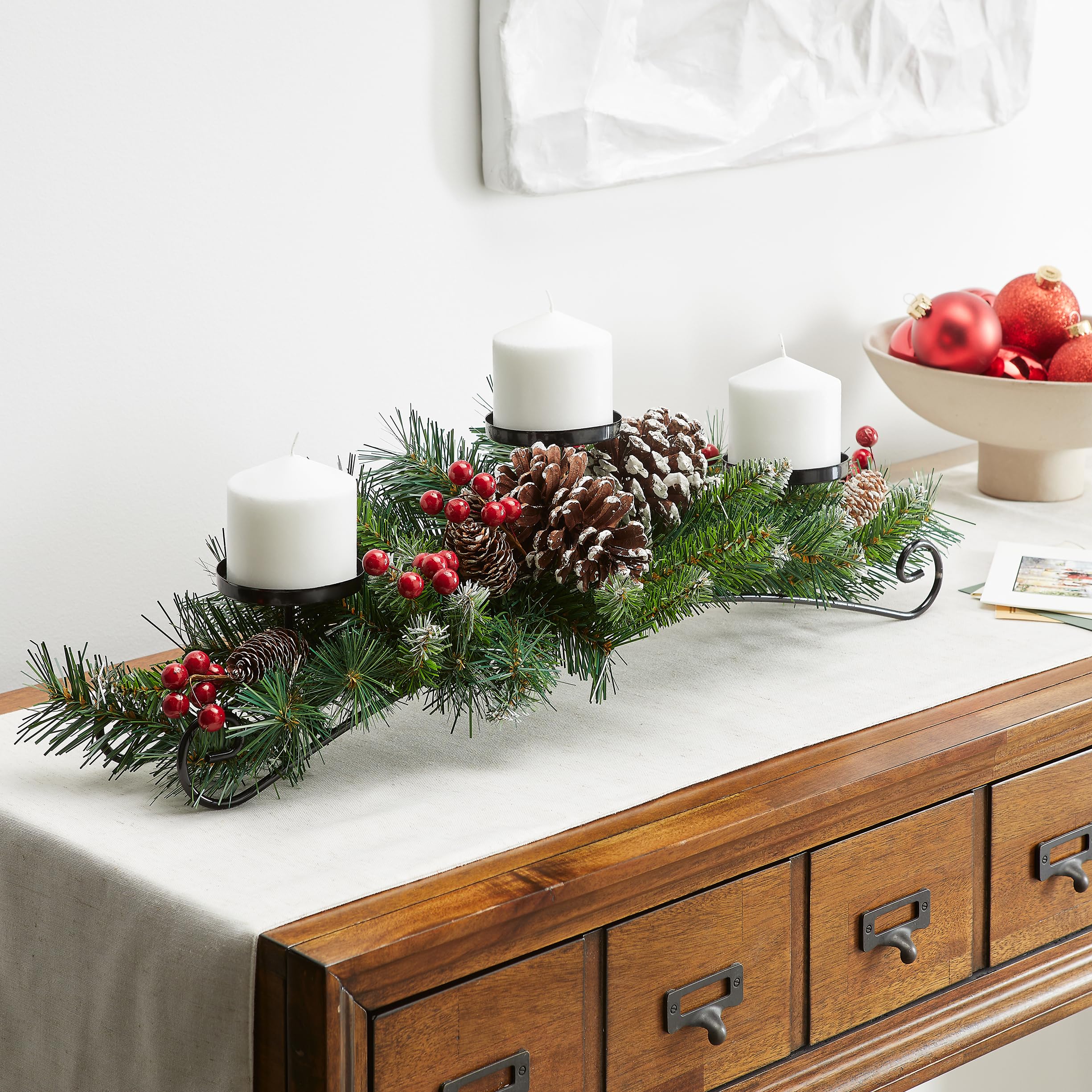 National Tree Company shows 30-inch centerpiece scale on a dining table for proportion