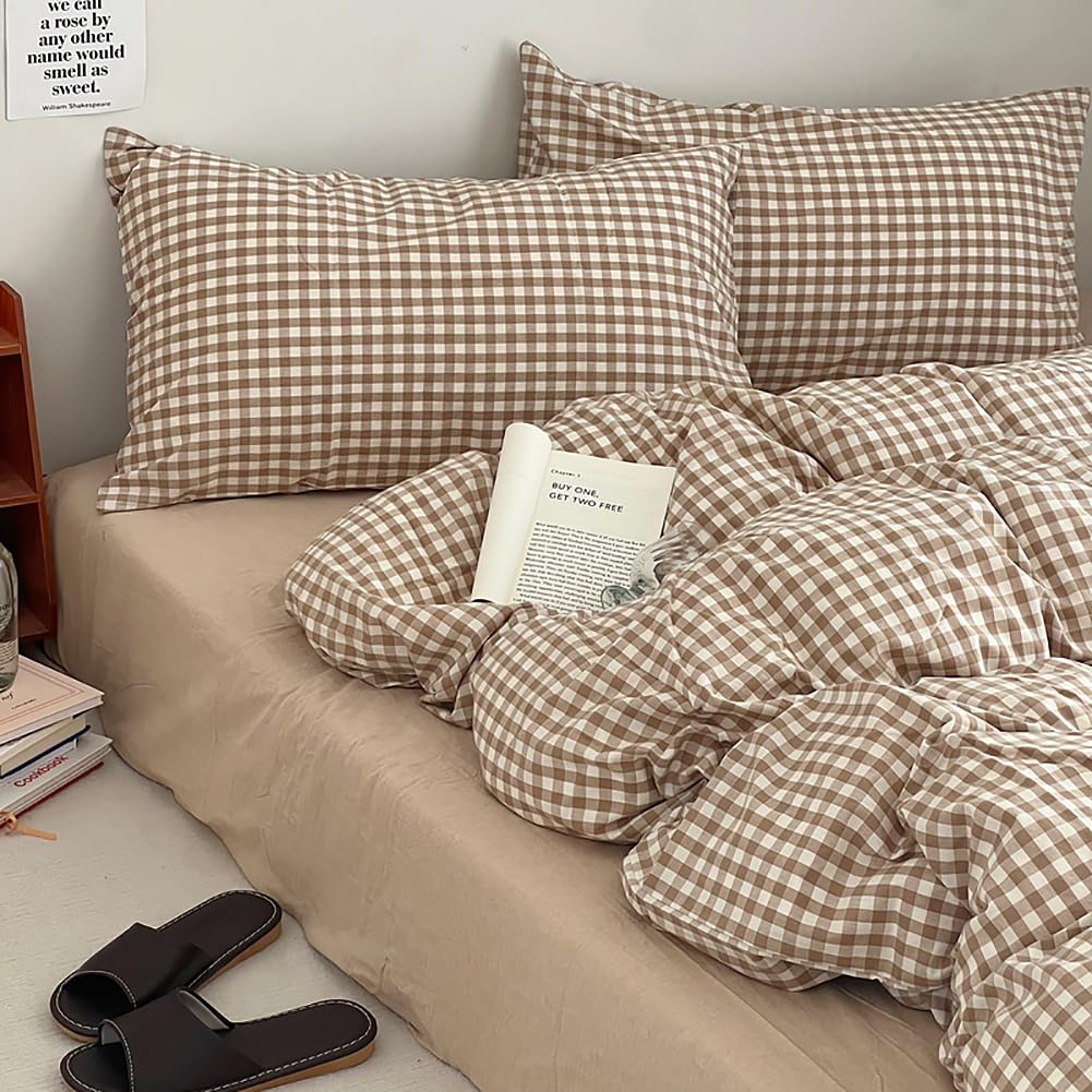 Nayoroom styled bedroom scene with duvet set adding cozy, neutral warmth