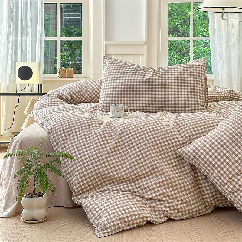 Nayoroom interior corner ties image showing secure comforter anchoring benefit