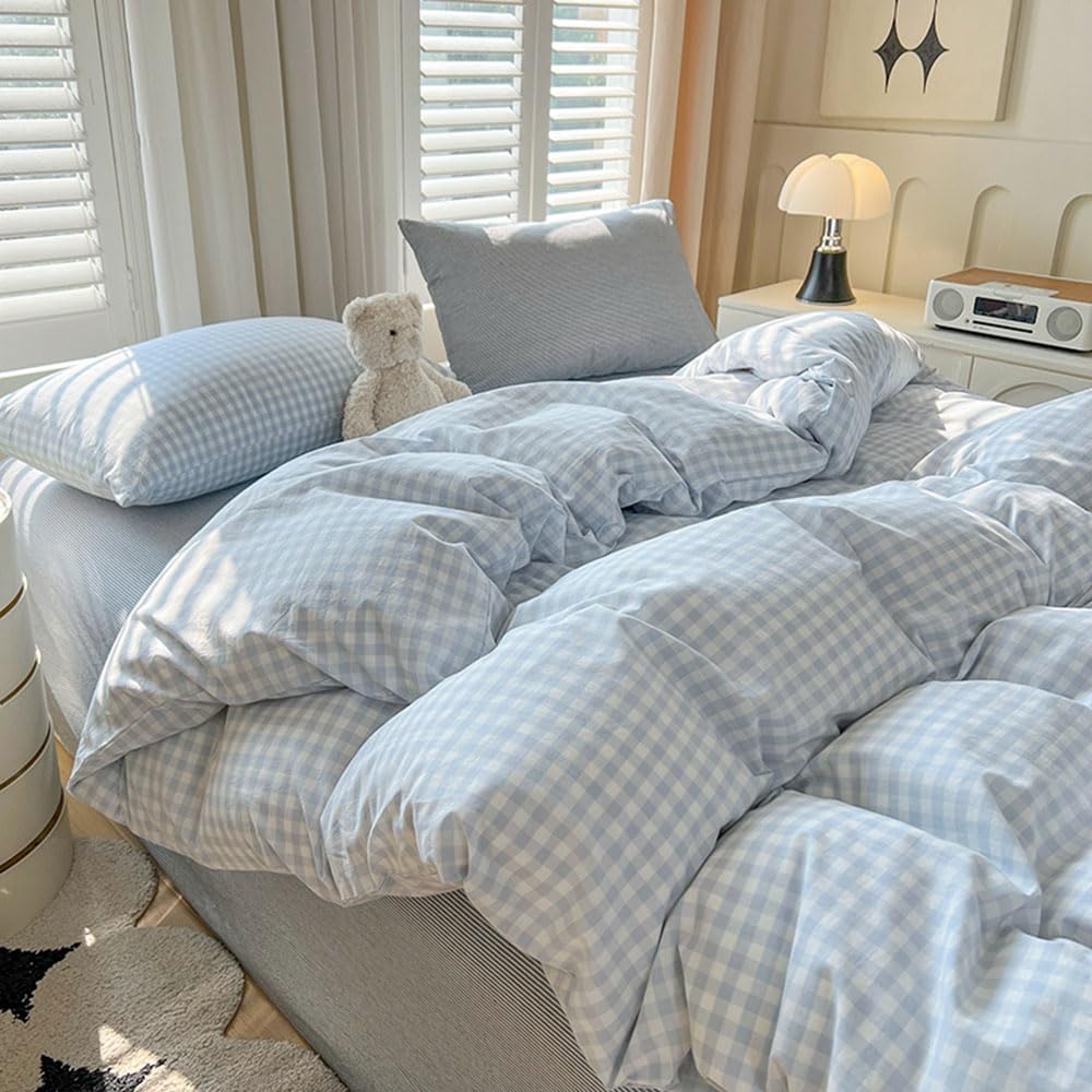 Nayoroom close-up of washed microfiber texture for soft, breathable comfort