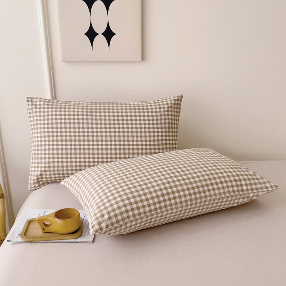 Nayoroom size comparison with linens illustrates fit options and scale