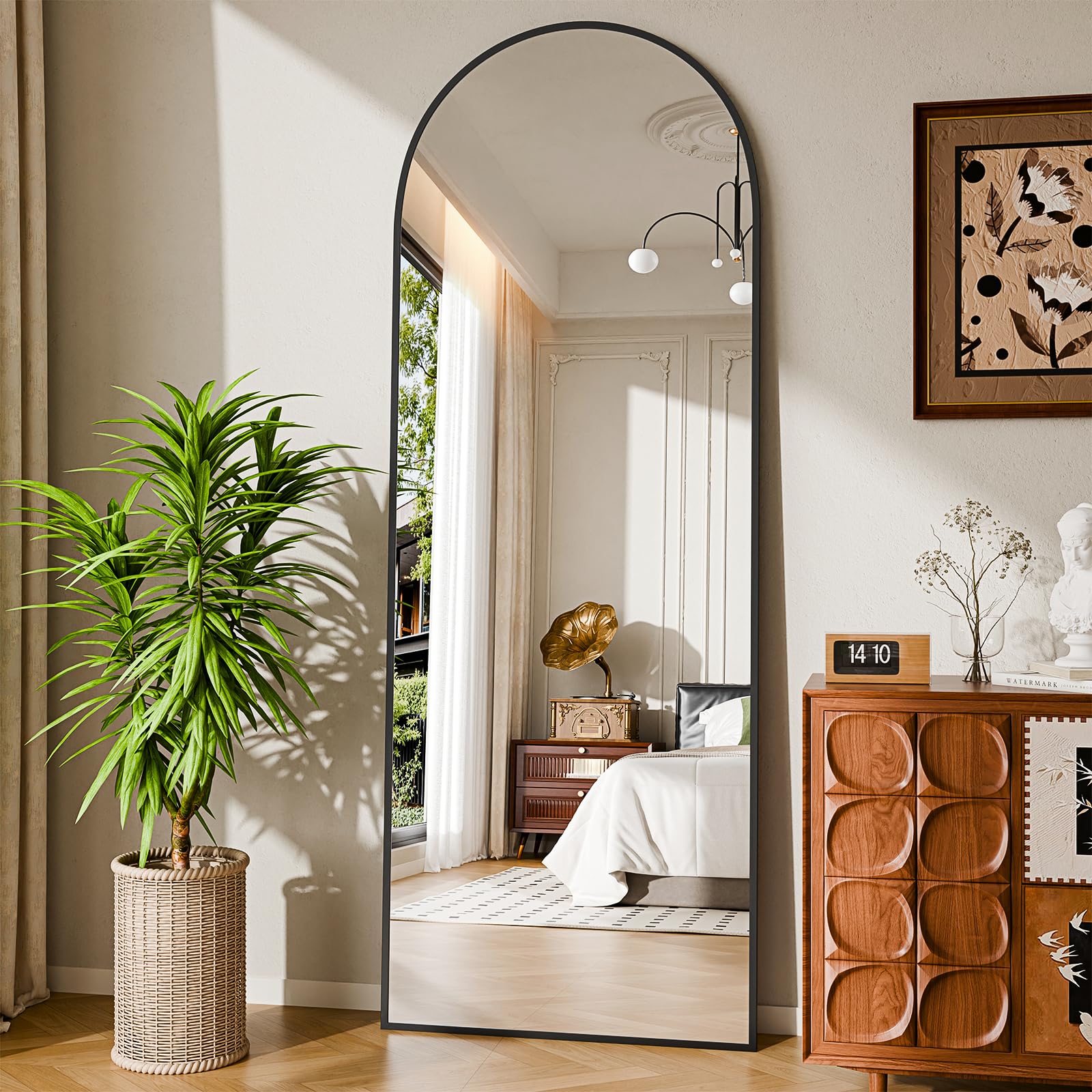 NBGV front view arched mirror showing full-length reflection and elegant style