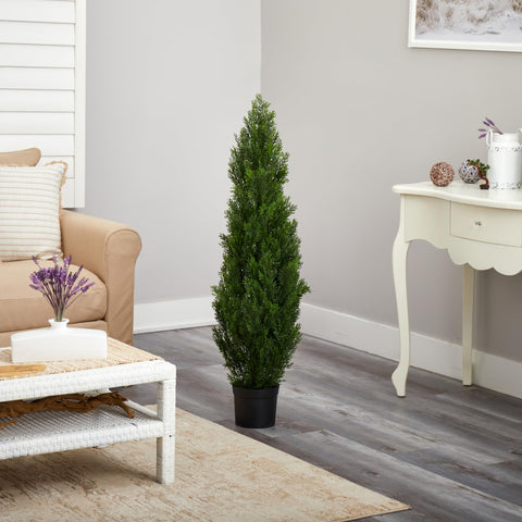 Nearly Natural cedar in sunlight illustrating UV-resistant color retention