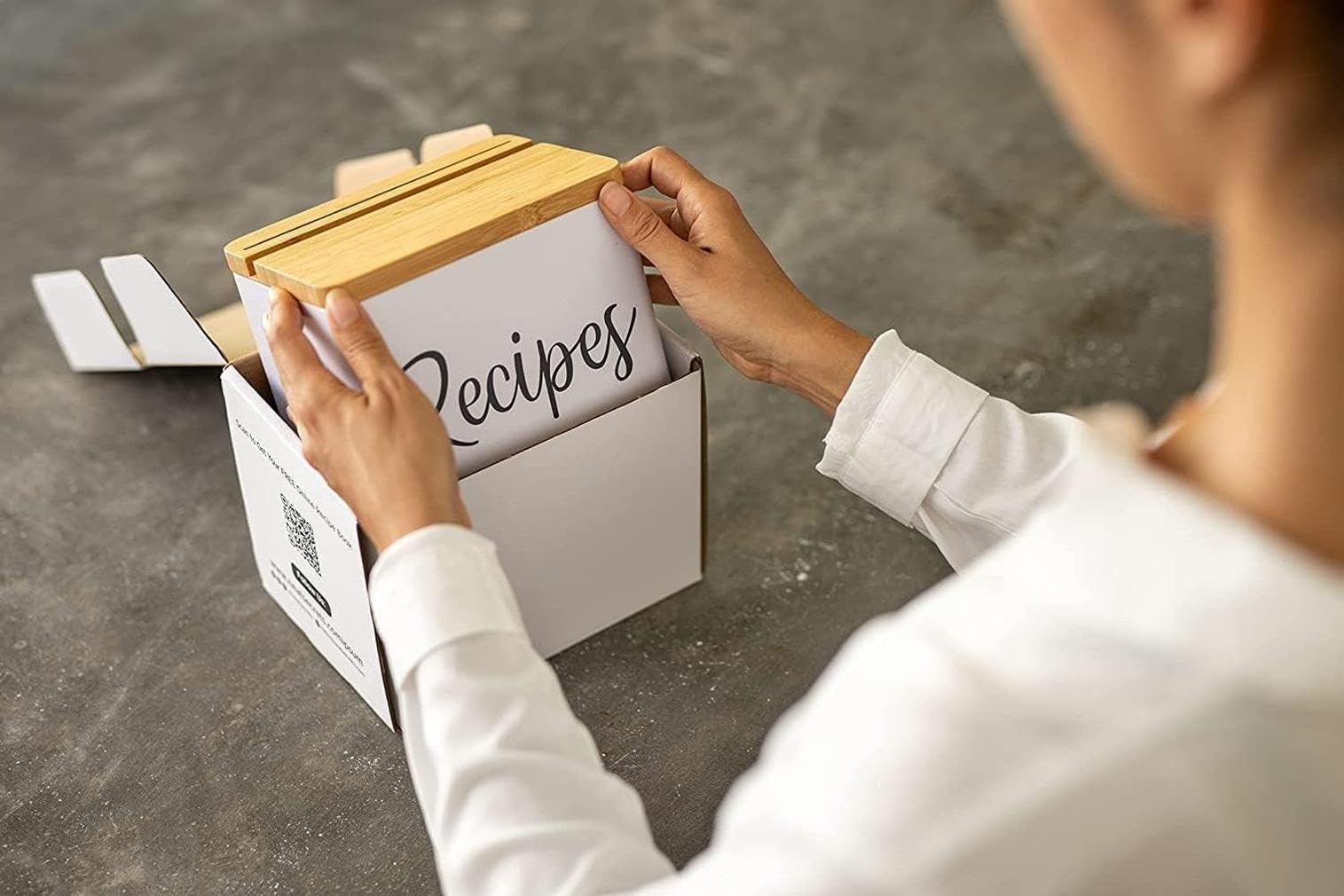 NEAT SECRETS open box with 15 dividers for tidy category organization