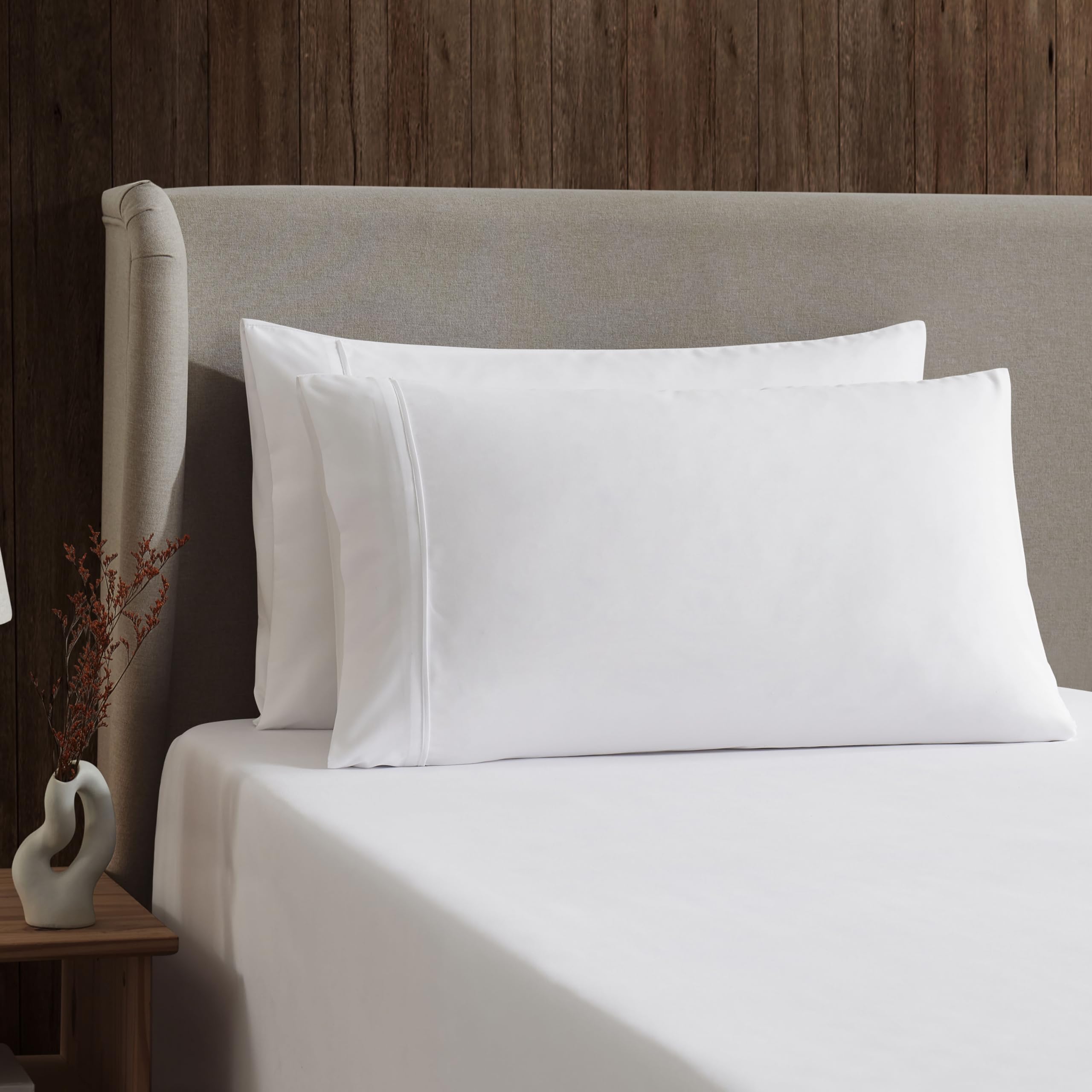 Nestl fitted sheet showing deep pocket and elastic edge for secure fit on thick mattresses