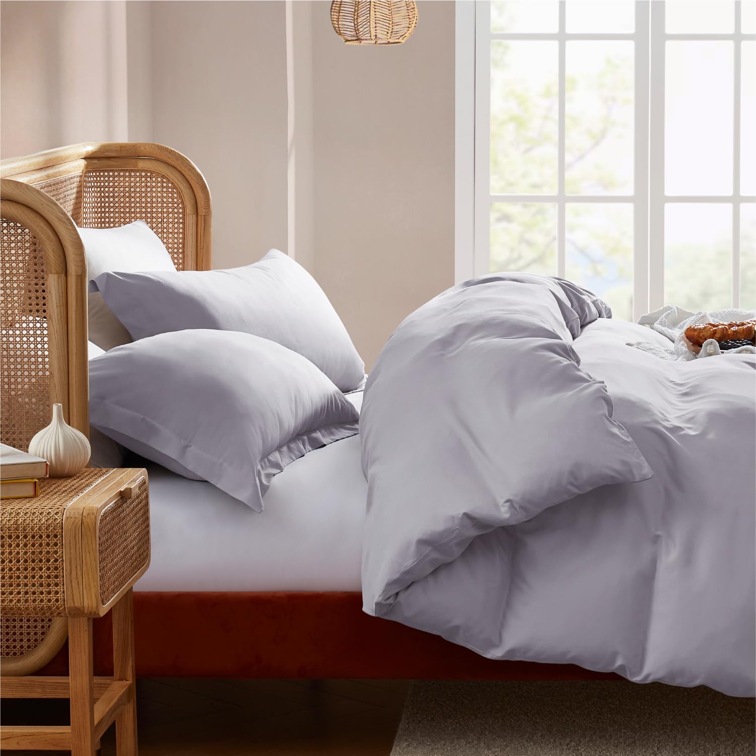 Nestl duvet cover laid out with measurement for king-size fit clarity