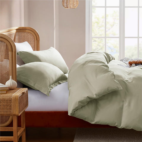Nestl duvet on queen bed showing size and full-bed coverage for scale