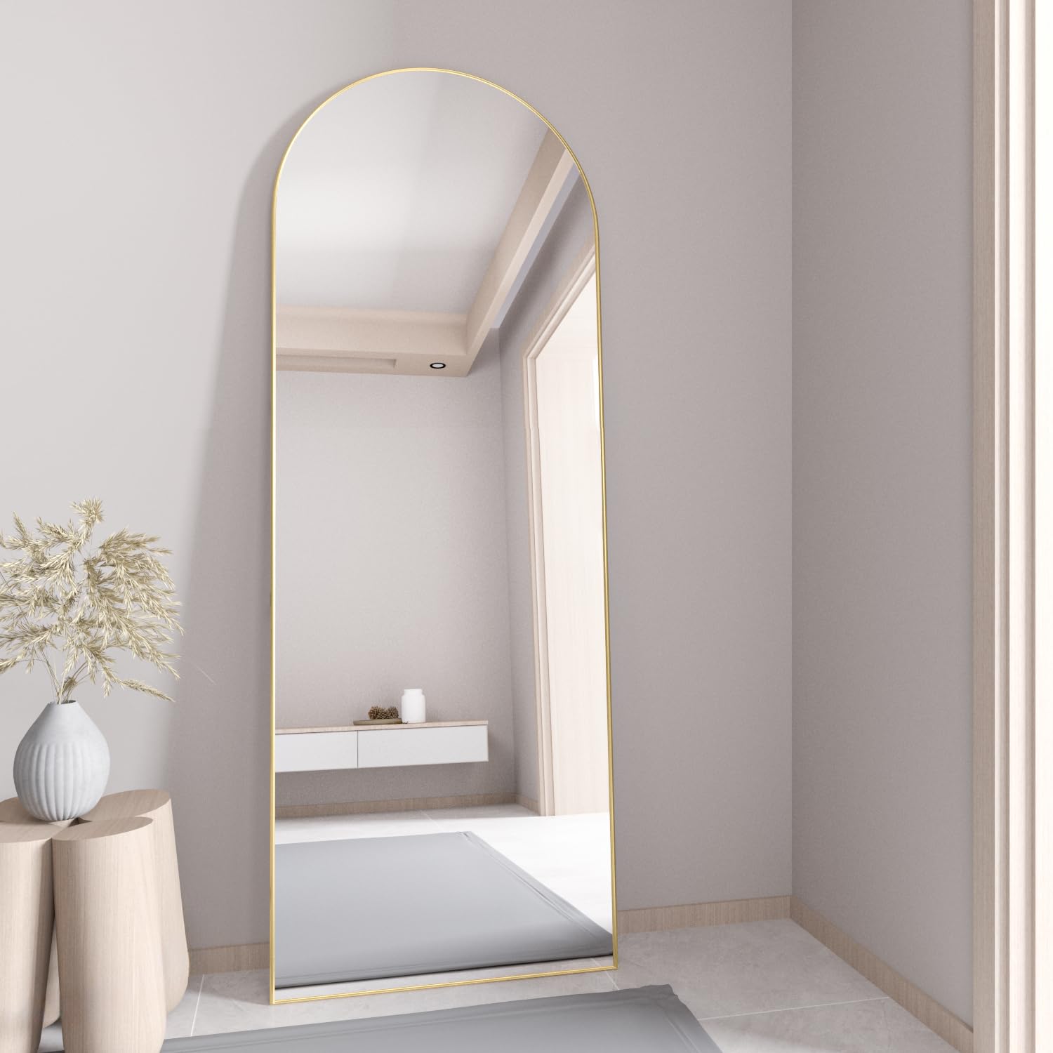 NEUWEABY lifestyle scene in dressing room for outfit checks and décor