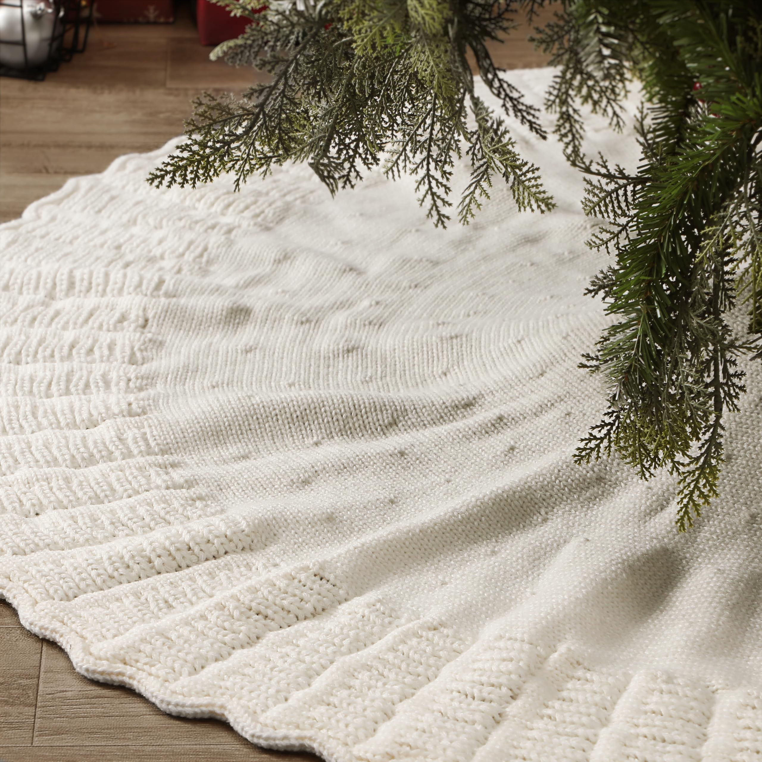 NIBESSER front view of ivory tree skirt showing full round coverage and cozy look