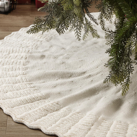 NIBESSER front view of ivory tree skirt showing full round coverage and cozy look