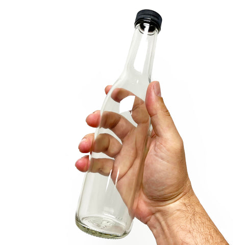 nicebottles close-up of bottle neck and black screw cap highlighting secure food-safe seal